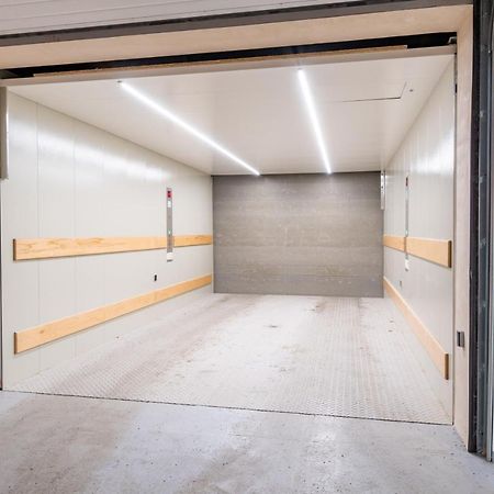Studio Brand New Apartment #28 In New Building With Free Parking In City Center Praha Bagian luar foto