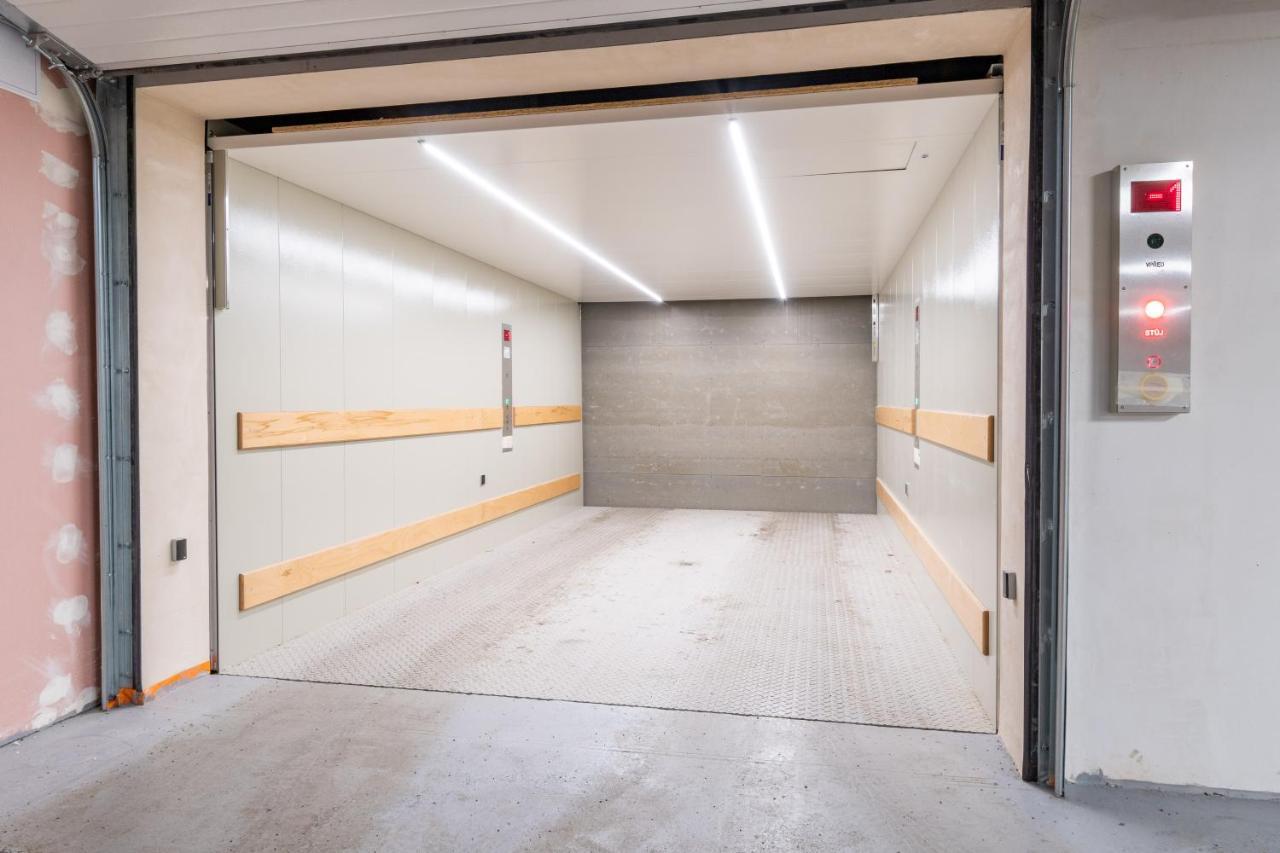 Studio Brand New Apartment #28 In New Building With Free Parking In City Center Praha Bagian luar foto